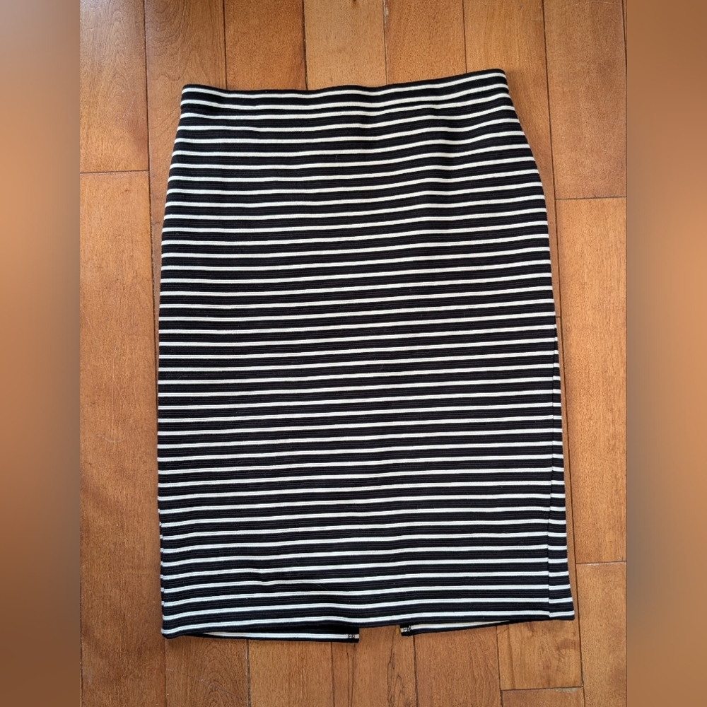 Forever 21 Black & White Horizontal Stripes Pencil Skirt